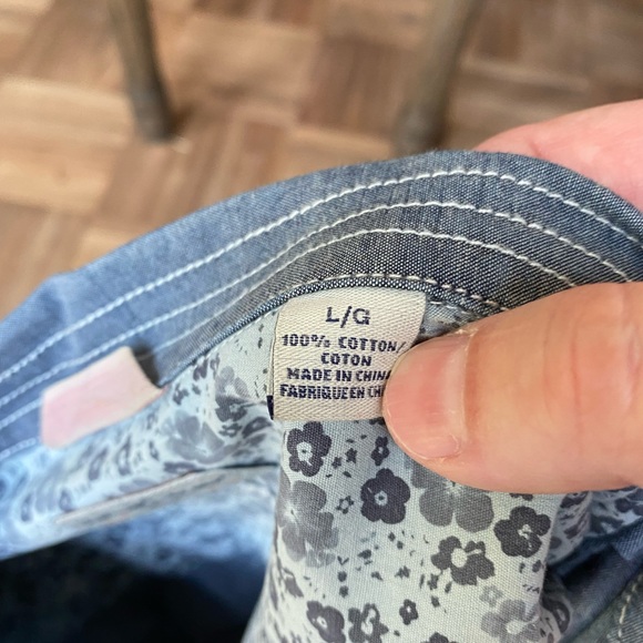 Tommy Bahama Chambray camp shirt. - Picture 3 of 3